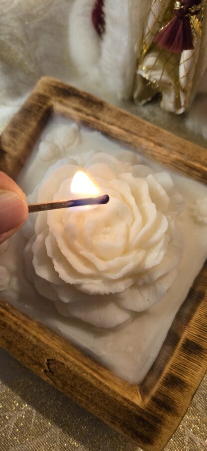 Rustic Elegance: Peony Flower Candle in Dough Bowl - Image 4