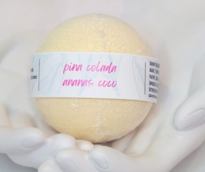 Ladies' Night | Set of 4 | Foaming Coconut Milk Bath Bomb Collection - Image 4